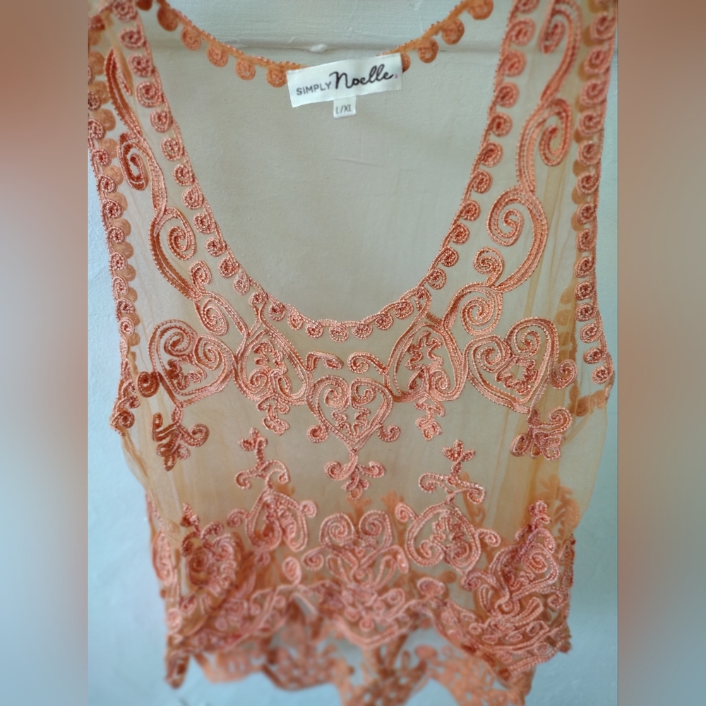 Simply Noelle L/XL Salmon Sheet Crochet Embroidered Lace top Scallop